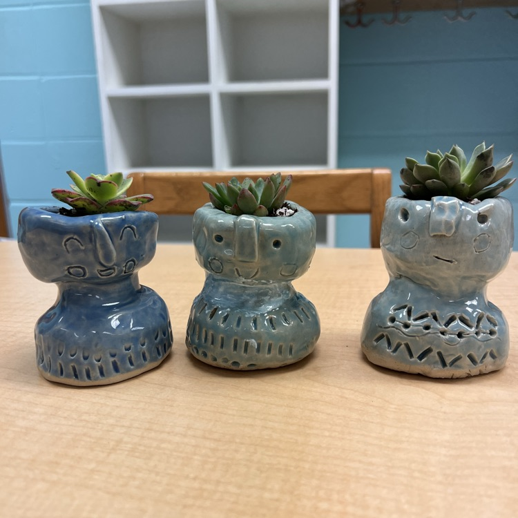 PaePandas's tweet photo. The Talented Art students made these succulent planters by hand and glazed them as a final project. They were fired in Ms. Robichaux's kiln and are made in the style of British ceramicist, Stella Baggot. https://t.co/oTHFFicnqj