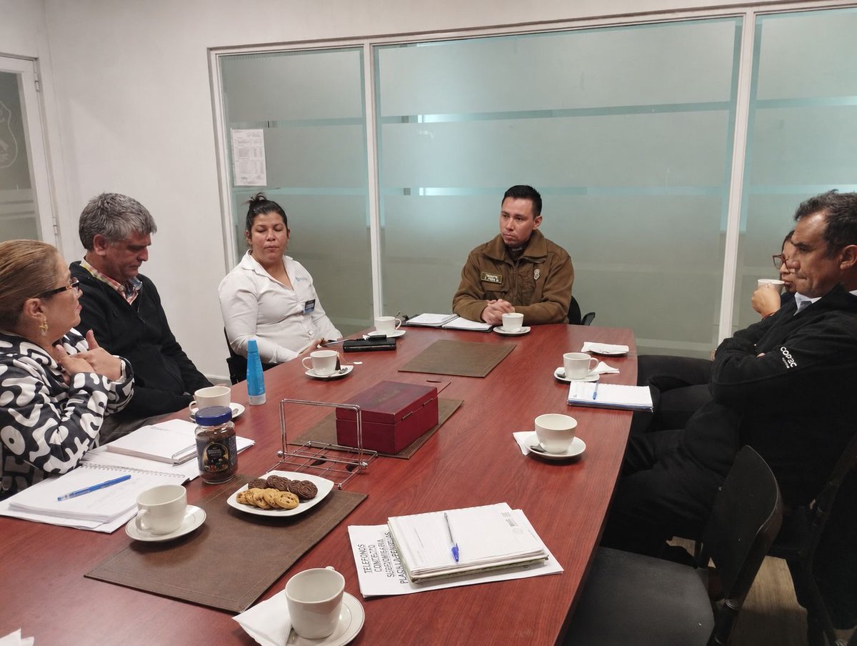 ZonaCarabValpo's tweet photo. En dependencias de la #Subcomisaria Placilla de Peñuelas, se llevó a cabo reunión con representantes de las distintas estaciones de combustibles del sector, donde se dieron a conocer las distintas medidas que se implementarán ante delitos que han afectado a estas las últimas semanas.
