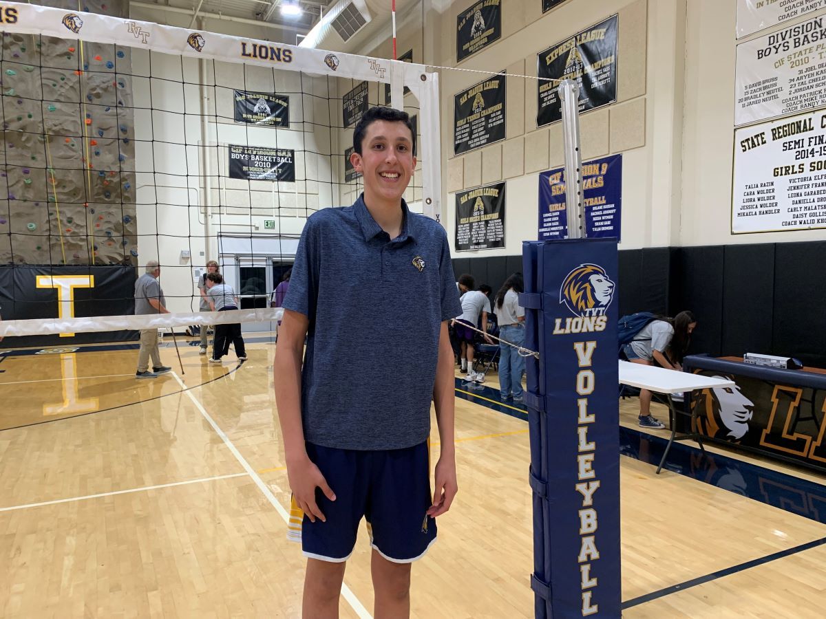OCSportsZone's tweet photo. PHOTOS! Vasquez ends Tarbut V' Torah's CIF title hopes in thrilling five-set match, hometown fans give Lions a standing ovation
PHOTOS: Tim Burt, OC Sports Zone
CLICK LINK:
https://t.co/ExVav150ex
@OCSportsZone @Coach_JT4 @OCJewishHoops @FernandoMDonado @James_Escarcega https://t.co/47kQOBhXMd