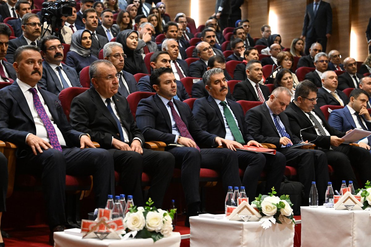 CahitCihadSari's tweet photo. Adalet Bakanımız Sayın @abakingurlek ’in programı kapsamında Kayseri ilimizi ziyaret ettik. Adalet hizmetlerimizi hızlandırılması, adli teşkilatın kurumsal kapasitesinin daha da güçlendirilmesi ve vatandaş odaklı adalet anlayışının sahaya yansıtılması için çalışmalarımızı kararlılıkla sürdürüyoruz.