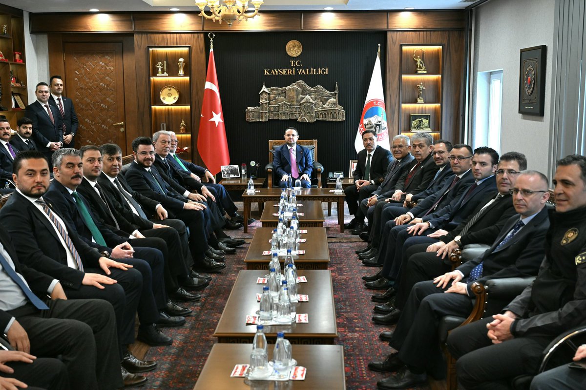 CahitCihadSari's tweet photo. Adalet Bakanımız Sayın @abakingurlek ’in programı kapsamında Kayseri ilimizi ziyaret ettik. Adalet hizmetlerimizi hızlandırılması, adli teşkilatın kurumsal kapasitesinin daha da güçlendirilmesi ve vatandaş odaklı adalet anlayışının sahaya yansıtılması için çalışmalarımızı kararlılıkla sürdürüyoruz.