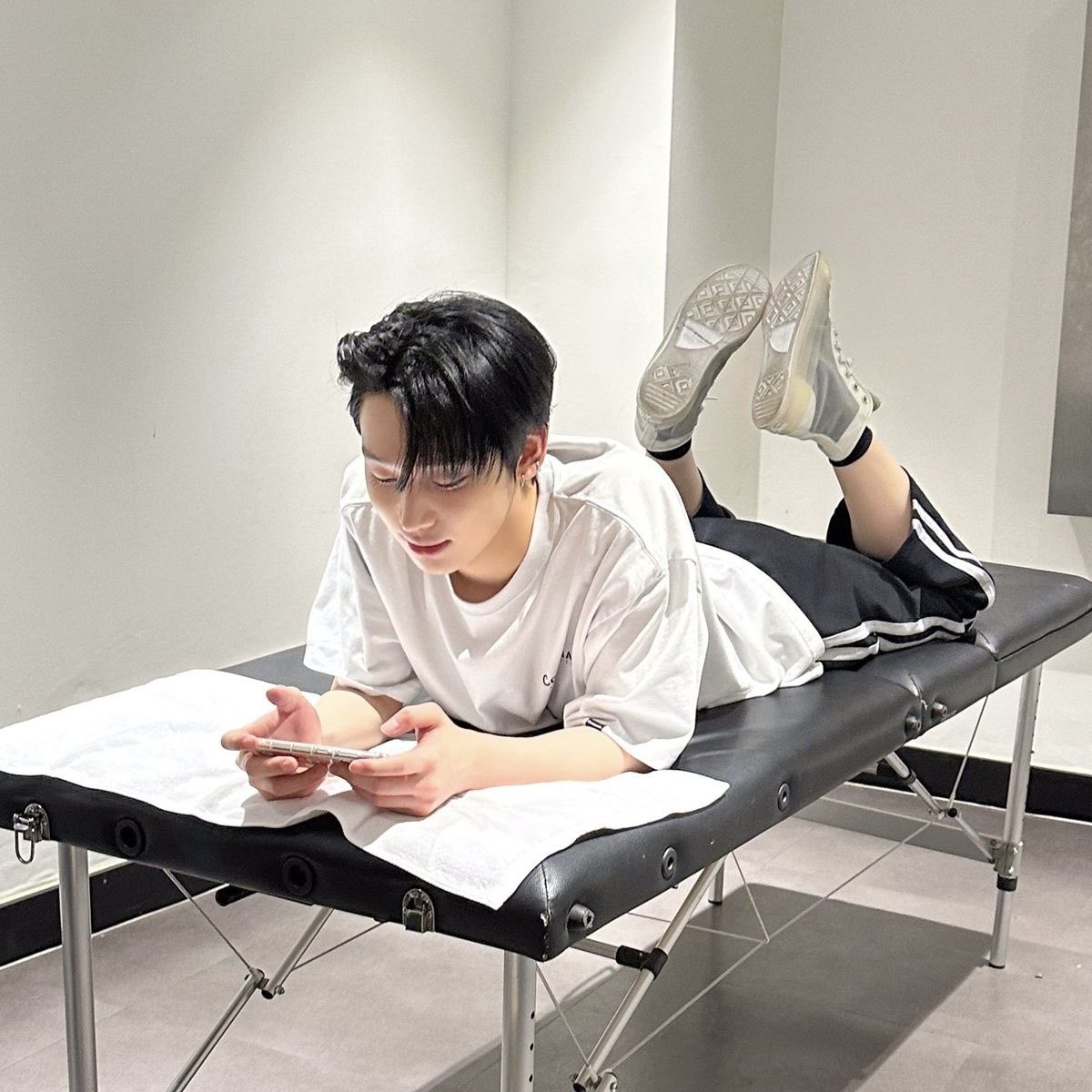 kungayzu's tweet photo. thinking thoughts rn https://t.co/DaTbbasBh4