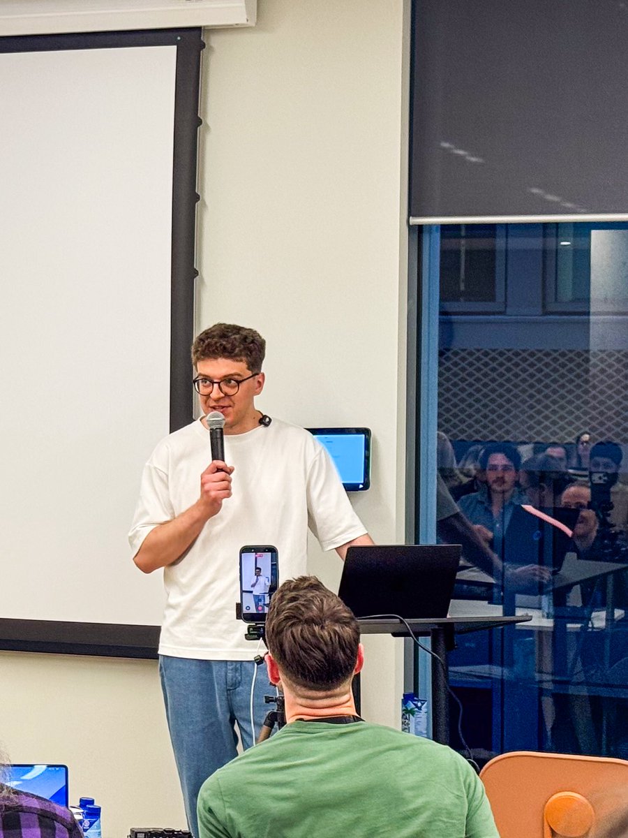 vadimwanders's tweet photo. talked at NSLondon about building our photo camera app. realtime shot analysis, max fps pixel buffer stream, no 🔥 iPhones. YouTube recording soon! https://t.co/sJ995ejzCm