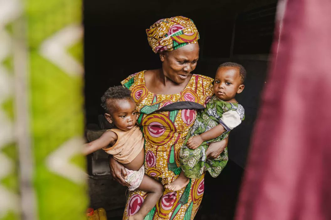 UNICEFDRC's tweet photo. Le 15 mai marque la Journée internationale des familles.

Comment dit-on « famille » dans votre langue maternelle ? 💬 https://t.co/ocOUSpI01z