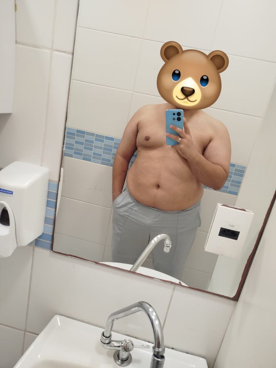 bearverssp's tweet photo. Uma atualização de biscoito para dizer que ainda estou vivo 🍪

#bear 
#gay
#urso https://t.co/Y6VQemfn9L