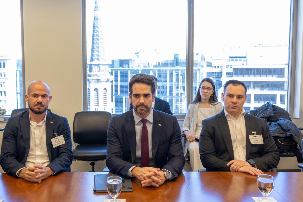 EduardoLeite_'s tweet photo. Seguimos na missão de atrair investimentos para o Rio Grande, agora em Washington, depois das diversas agendas que realizamos na Brazilian Week, em Nova York. Participamos do InfraLeaders 2026, um importante fórum internacional sobre infraestrutura, ao lado de lideranças públicas, investidores e organismos multilaterais.

No painel sobre liderança dos governos estaduais em infraestrutura, compartilhei como o Rio Grande do Sul está transformando a reconstrução após as enchentes em uma agenda permanente de resiliência climática, com o Plano Rio Grande. Hoje, cada novo projeto do Estado já nasce pensando em mais proteção, adaptação e segurança para a população.

Também mostramos como estamos ampliando investimentos por meio de PPPs e concessões, com mais capacidade de execução, segurança jurídica e participação do setor privado. Além do painel, tivemos reuniões importantes com o BID para aprofundar parcerias e buscar novas formas de financiamento para projetos estratégicos do Estado, como o Hospital de Viamão e os financiamentos para pagamentos de precatórios.