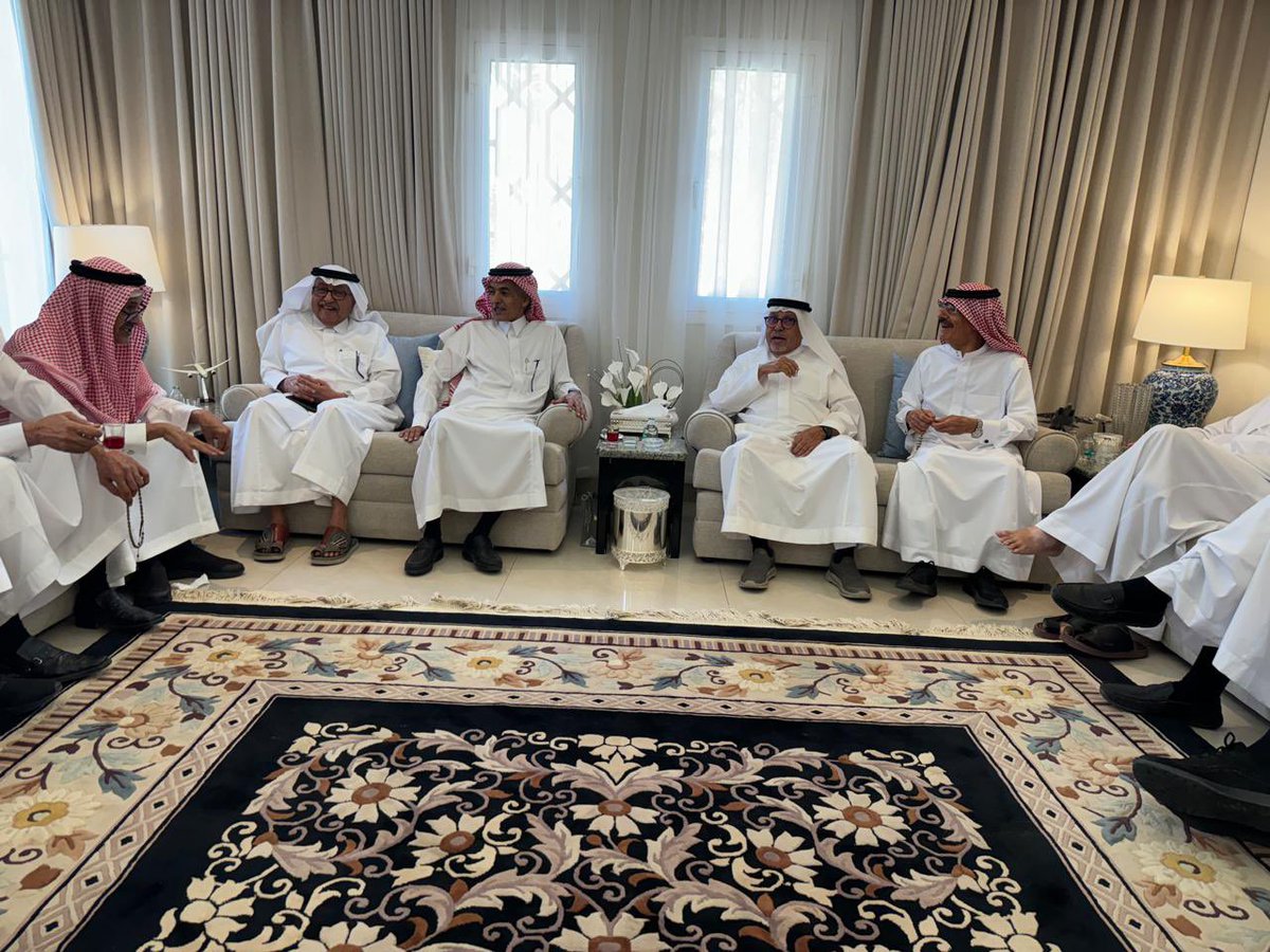 ALMADIfeed's tweet photo. #قهوة_الجمعة لهذا الأسبوع كانت بضيافة العم سعد العبدالله الماضي وتداول الحضور عدة مواضيع كان من أبرزها: المباركة على صعود النادي الفيصلي للدوري الممتاز بعد تحقيقه نتائج جيدة في الجولات السبع  الأخيرة والثناء على إدارة النادي .. https://t.co/NCn68RakvL