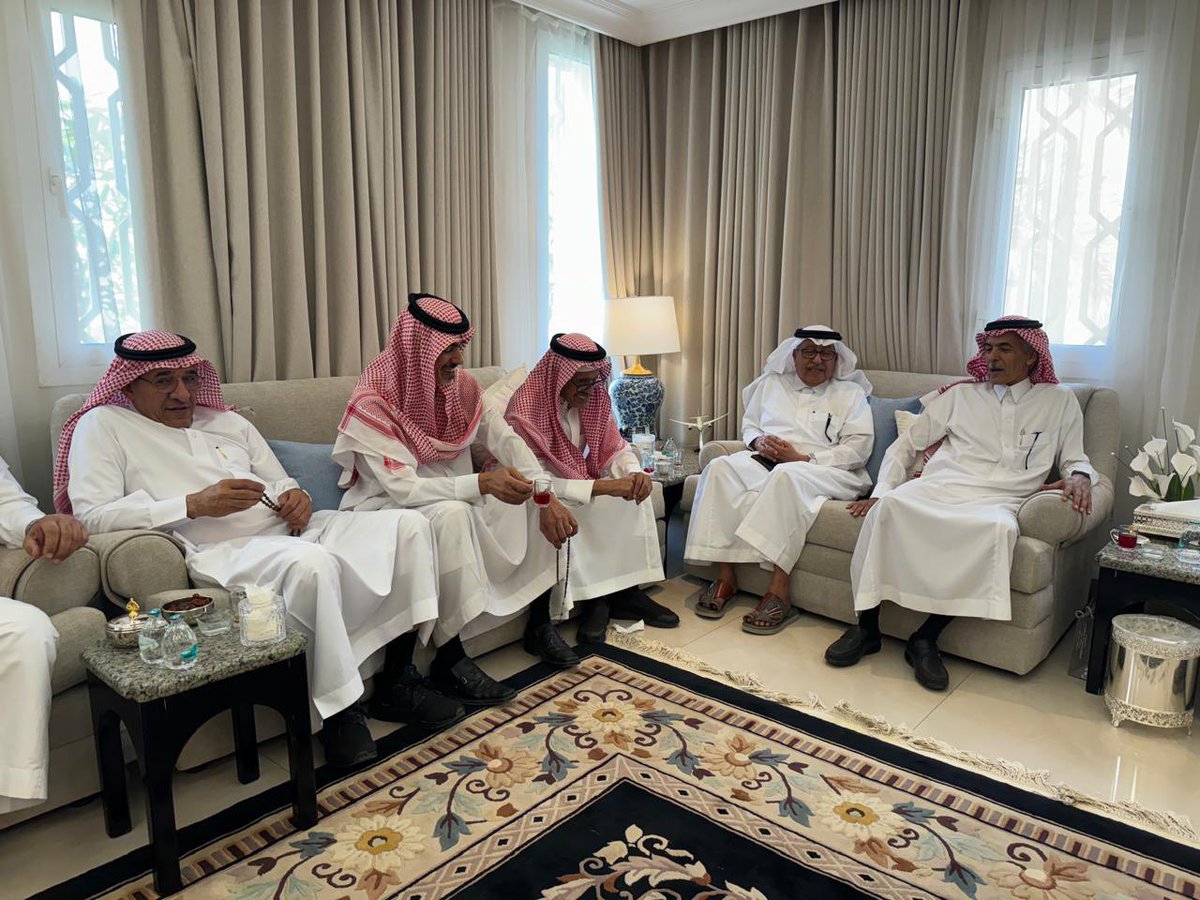 ALMADIfeed's tweet photo. #قهوة_الجمعة لهذا الأسبوع كانت بضيافة العم سعد العبدالله الماضي وتداول الحضور عدة مواضيع كان من أبرزها: المباركة على صعود النادي الفيصلي للدوري الممتاز بعد تحقيقه نتائج جيدة في الجولات السبع  الأخيرة والثناء على إدارة النادي .. https://t.co/NCn68RakvL