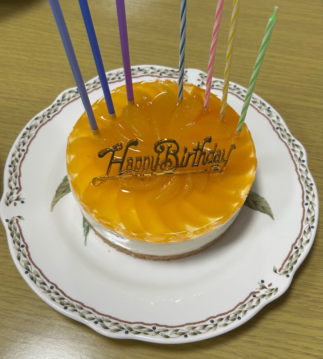 bububunnko's tweet photo. 最近特に美味しくできたご飯とケーキ。
１枚目:生ハムとミニトマトとバジルのジェノベーゼの冷製パスタ
２、3枚目:あんずのレアチーズケーキ
レアチーズケーキ、久しぶりに味も形もめちゃ上手く行ってとても嬉しい☺️
これからも美味しい料理を楽しく食べられる平和な世の中でありますように🕊️ https://t.co/YVITqG94He