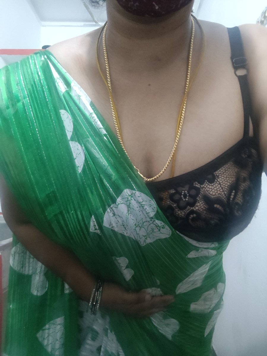 ChellamIniya's tweet photo. @ChellamIniya 
Vanga maja pannalama 💦💦💦 sareeya kaladi bra va kaladi ahhhhhhh ssssssssss you baby https://t.co/KydjuufbYj