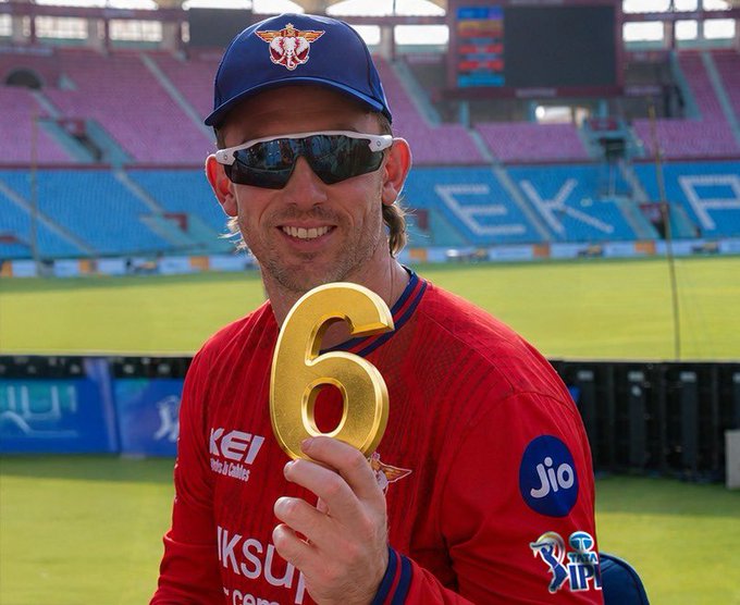Marsh has smashed Kamboj for 4 sixes and a FOUR in the 5th over to boost LSG to 67/0. AN EXPLOSIVE START FOR LSG! 