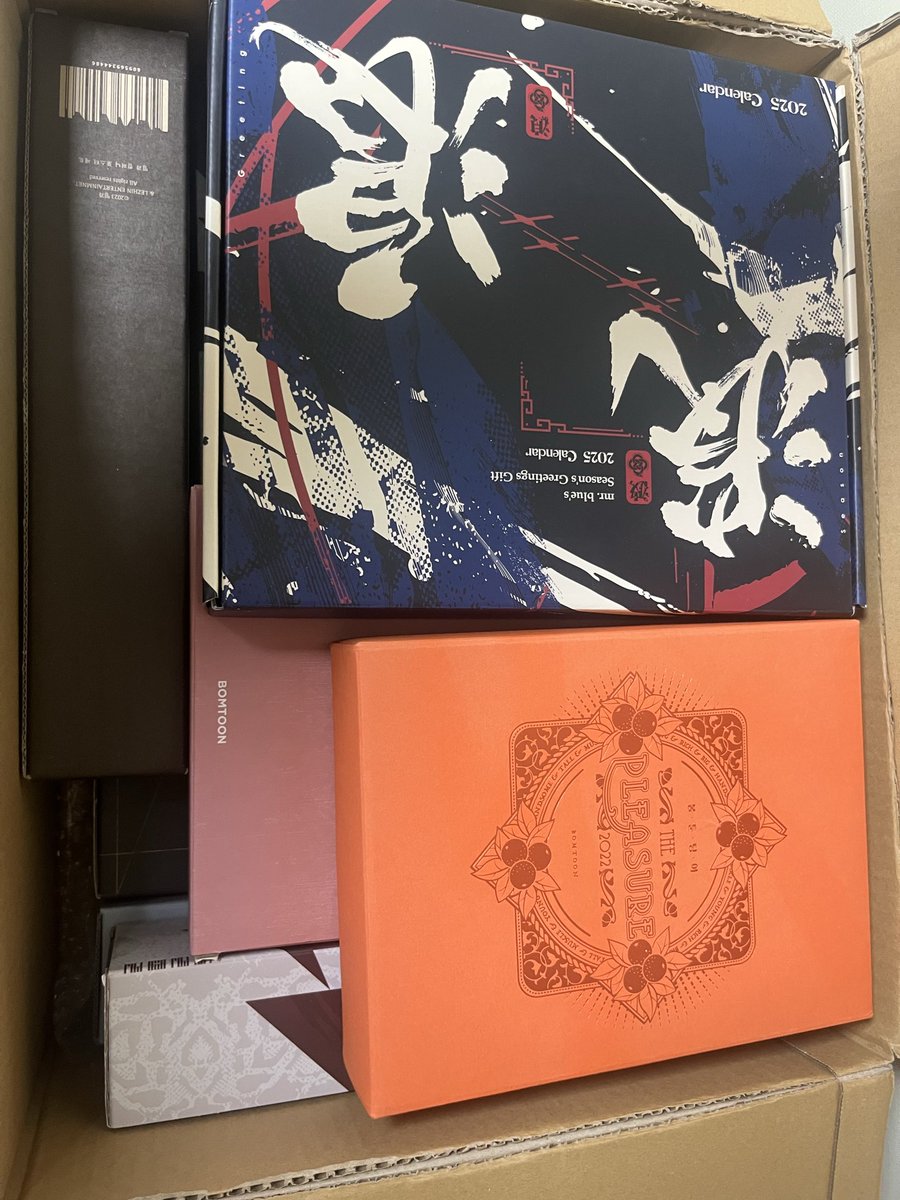 zb_134's tweet photo. BL 양도 봄툰 미블 레진 시그 시즌그리팅 메르헨 팀레진 사화 / 밍과컴퍼니 포스터

가격 - 500,000원

구매 또는 양도 받은 후 보관만 하였으나 공정상 또는 양도 받을 때부터 있던 하자가 있거나 있을 수 있습니다! 하자에 예민하시면 구매를 피해주시고 자세한 인증은 디엠 주세요 https://t.co/XHEWllAt6J