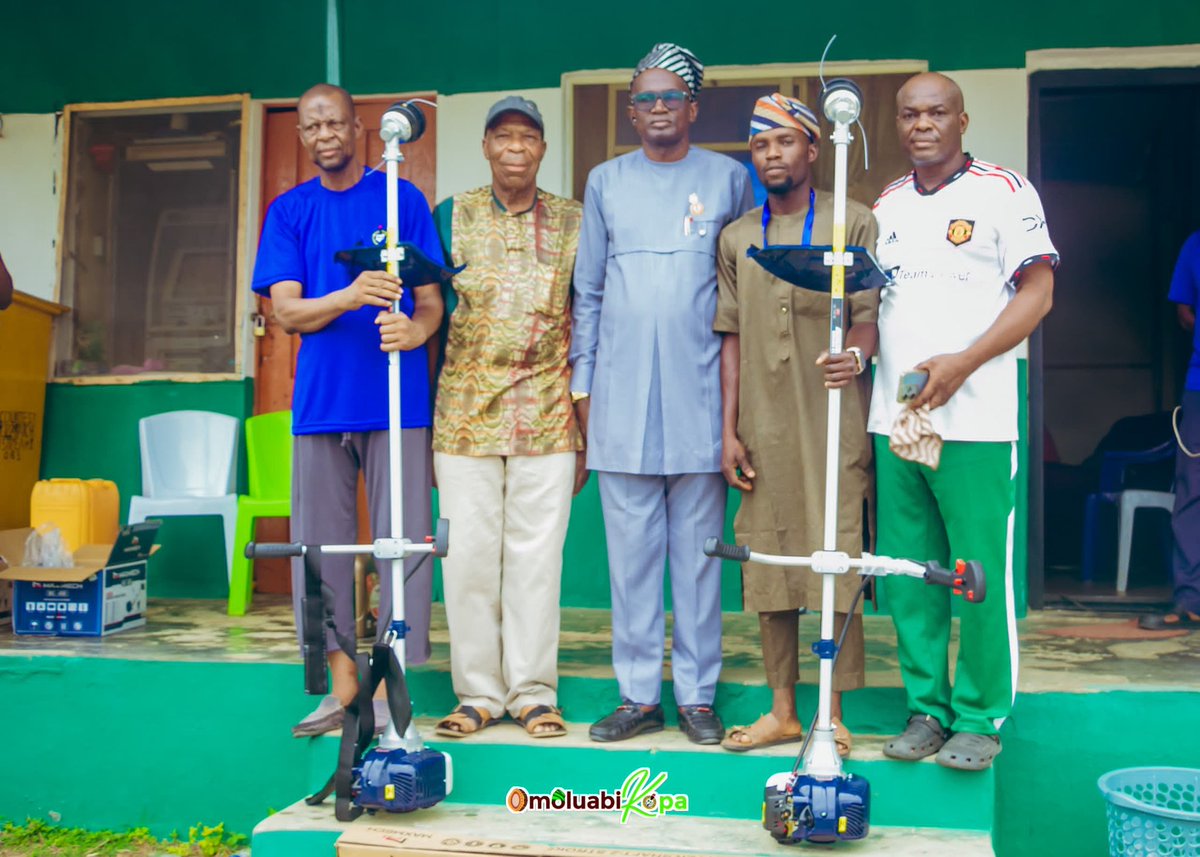 osunofficial's tweet photo. A boost for a cleaner Camp environment! 🌱
Adeleke University donated a gasoline brush cutter and shaft to the NYSC Permanent Orientation Camp, Ede, to support environmental maintenance and operational efficiency.
#NYSC #OsunNYSC #EdeCamp #AdelekeUniversity #EnvironmentalSustainability
https://t.co/KH57TxCaxr