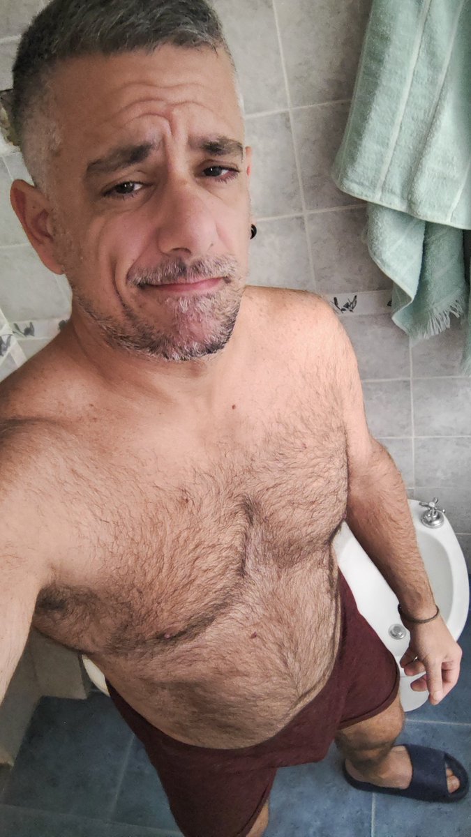 DoaEsteban's tweet photo. "es viernes, y tu cuerpo lo sabe" (dicen)... Bueno, avisenle porque laburando anoche no sé ni que día es hoy.. jaja
Buen viernes para todos 💜🙌 https://t.co/kjaJxcQWe2
