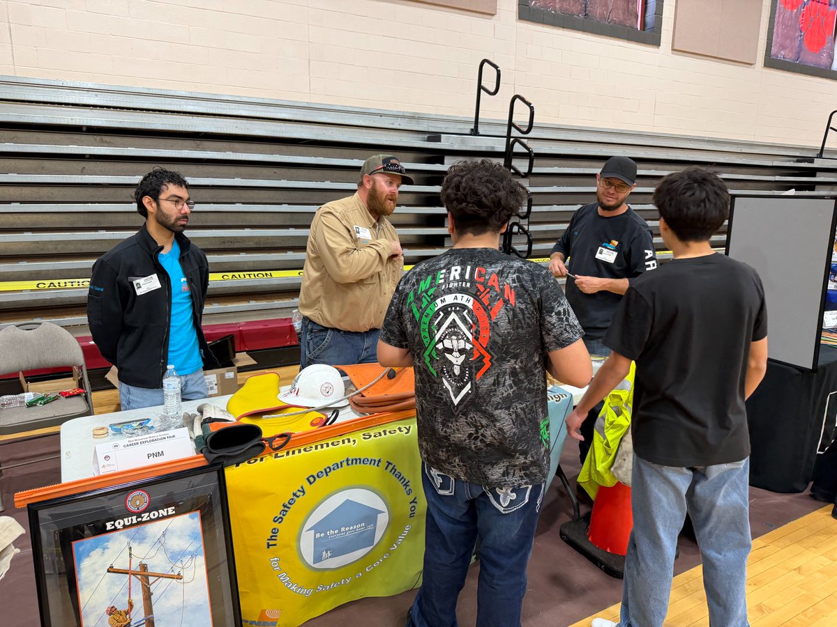 PNMtalk's tweet photo. Spreading #GoodEnergy in Deming!⚡Our crew loved meeting the students at Red Mountain Middle School’s Career Fair - sharing careers in the electric utility industry and showing them linemen safety gear (they even tried it on!). Thanks, @DPSWildcats! 

#PoweringNewMexicoTogether https://t.co/CW62DwXeKG