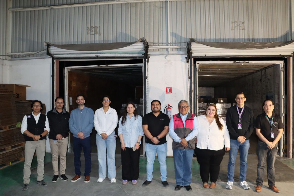 OscarDanieliec6's tweet photo. Hoy por la madrugada recibimos en la bodega del @IEC_Coahuila 2, 586,088 boletas que serán utilizadas el próximo 7 de junio. En Coahuila estamos más que listos para salir a votar!!! https://t.co/6wl10kyY6V