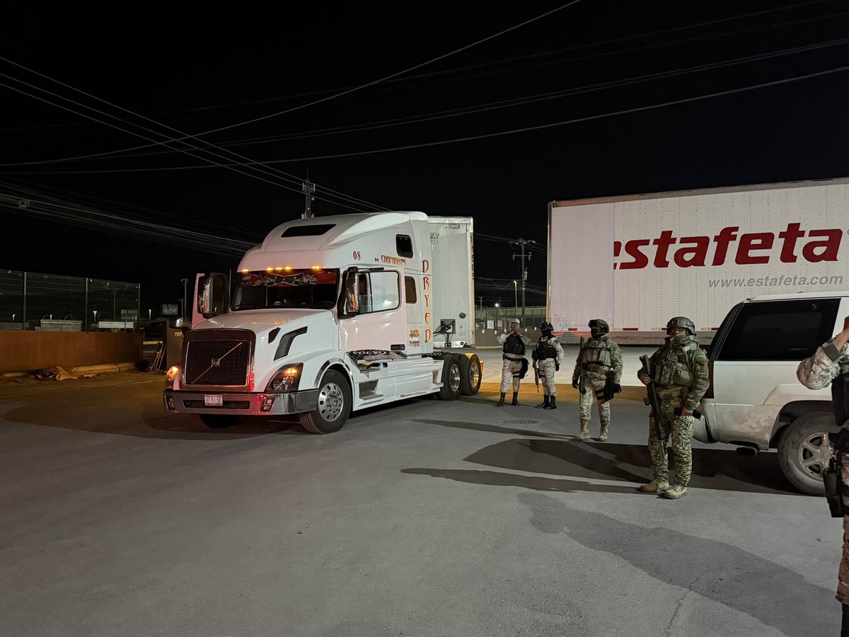 OscarDanieliec6's tweet photo. Hoy por la madrugada recibimos en la bodega del @IEC_Coahuila 2, 586,088 boletas que serán utilizadas el próximo 7 de junio. En Coahuila estamos más que listos para salir a votar!!! https://t.co/6wl10kyY6V