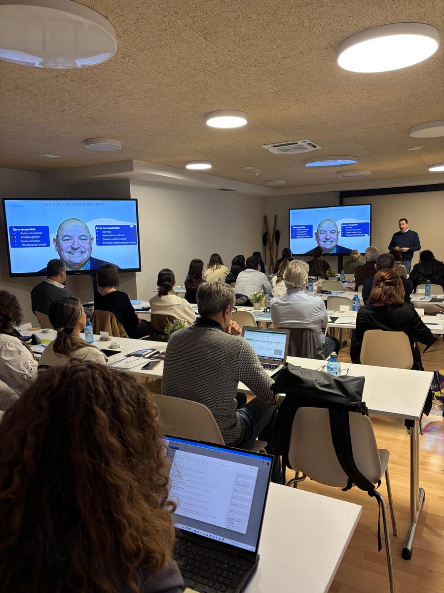 BionerSocial's tweet photo. Curso de "Fotogrametría y escaner intraoral" dictado por Francesc Masip y Albert Isern en C3D Santiago de Compostela

#implantesdentales #dentalimplant https://t.co/4P04t0IvNP