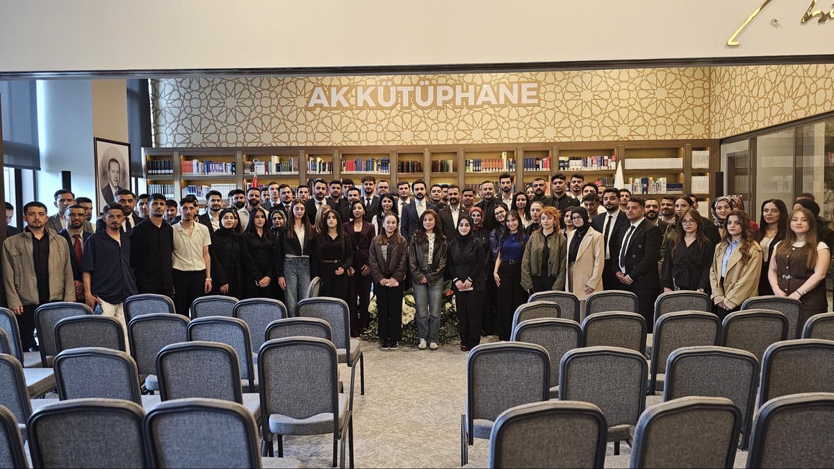 omerarvas's tweet photo. Van İl Gençlik Kollarımızı Genel Merkez’imizde ağırladık.

Nazik ziyaretleri için kıymetli hemşehrilerime teşekkür ediyorum. @akgenclikvann @gultepeburak 

📍AK Kütüphane https://t.co/0ykxo7T5cS