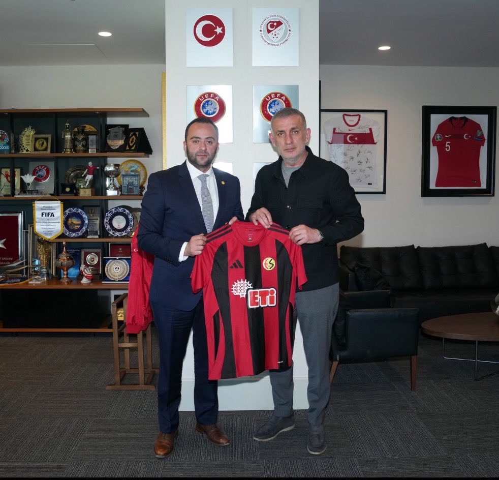 Erkanmidilli26's tweet photo. Eskişehirspor başkanı Ulaş Entok Türkiye Futbol Federasyonu başkanı İbrahim Hacıosmanoğlu’nu ziyaret etti. https://t.co/vxjF4lp15v