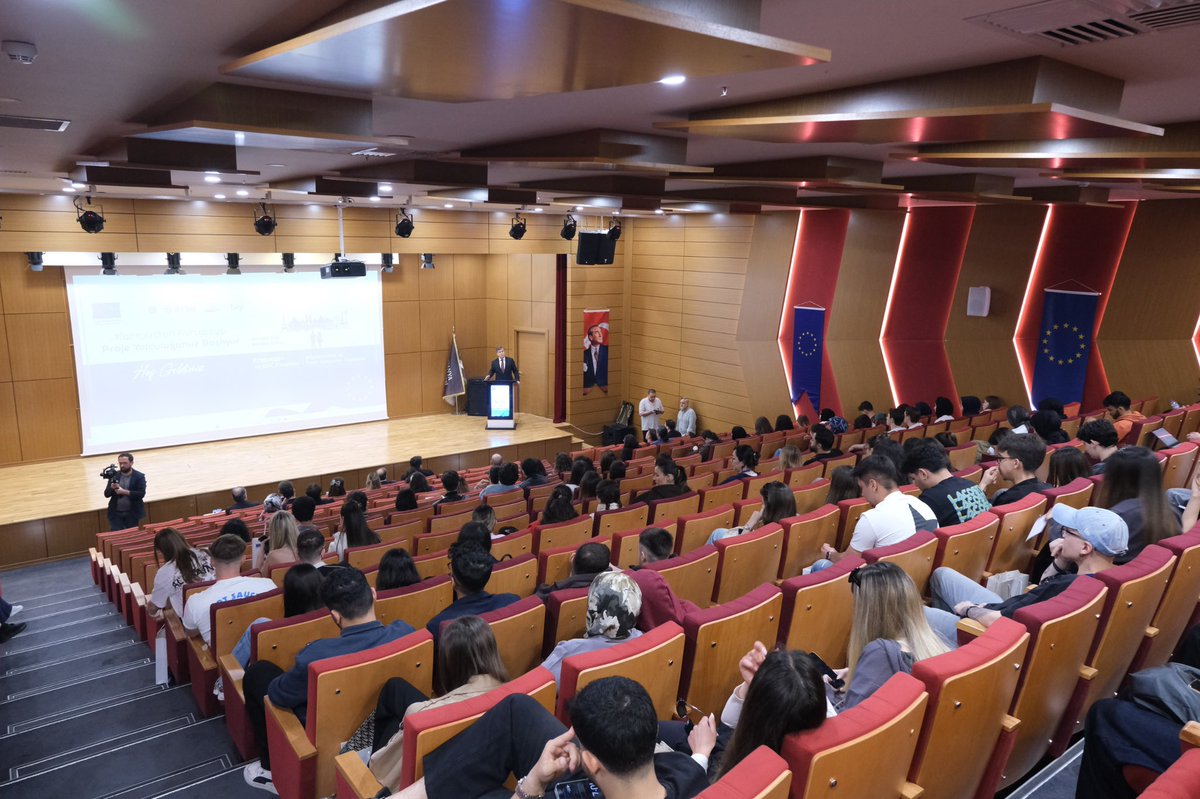 Bursa_abbm's tweet photo. 1️⃣Avrupa Birliği tarafından finanse edilen ve BTSO çatısı altında faaliyet gösteren Bursa AB Bilgi Merkezimiz tarafından Avrupa Günü kapsamında düzenlenen “Kampüsten Avrupa’ya: Proje Yolculuğunuz Başlıyor” etkinliğimizi Mudanya Üniversitesi’nde gerçekleştirdik. https://t.co/Kb1JEwxmHU