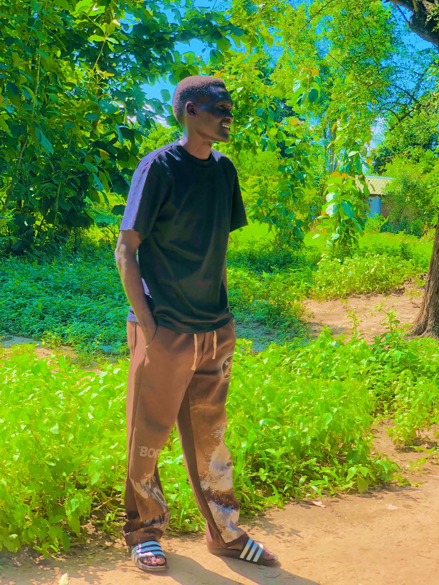 simonkenyijada's tweet photo. I’m in my motherland the evergreen Gondokoro island 🏝…..
I’m very grateful to visit this beautiful village. https://t.co/71nD5RFAoT