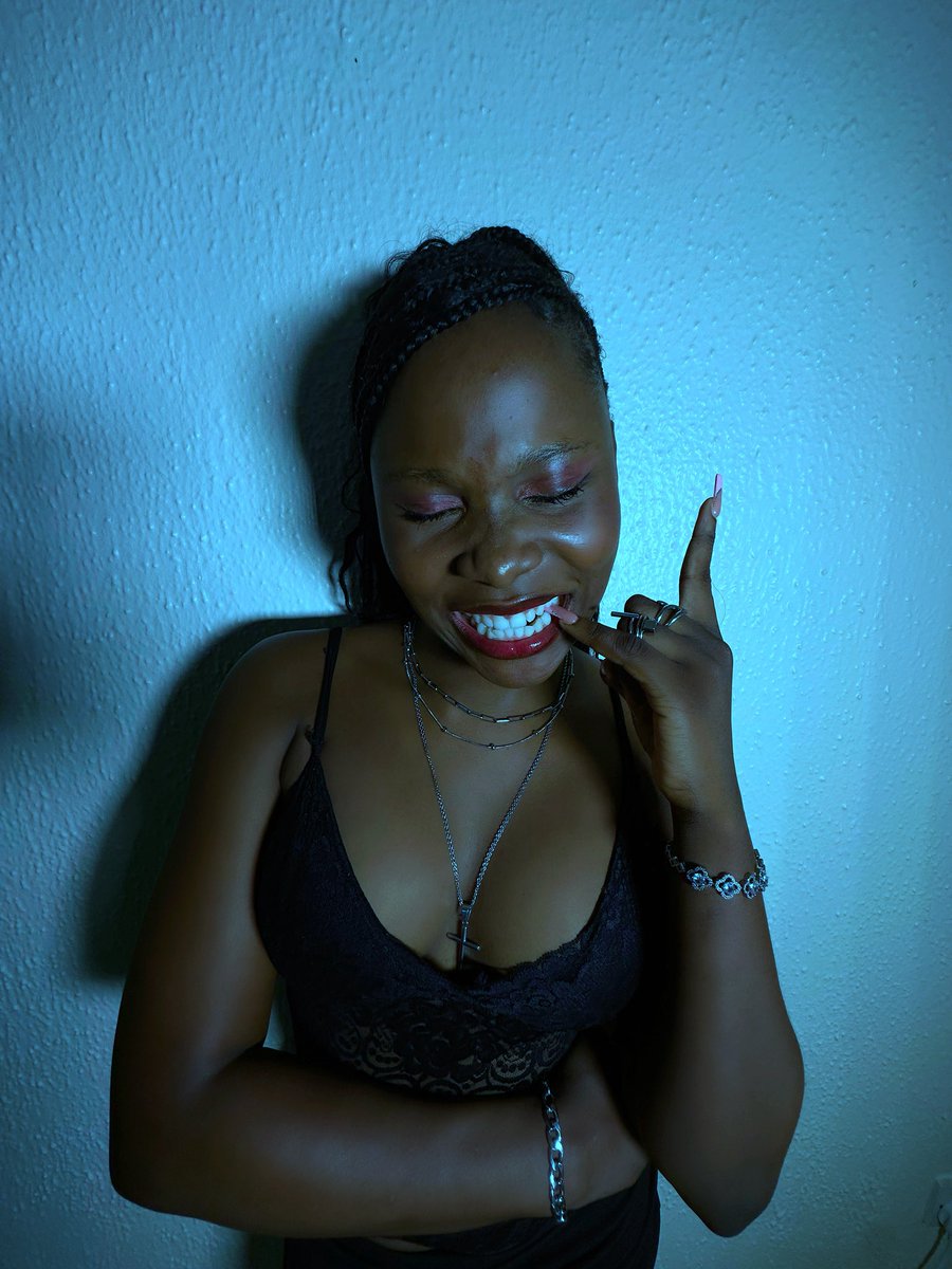 lola_liadi's tweet photo. Day 1 of posting till I get to 8k followers https://t.co/4wwaRjupfI