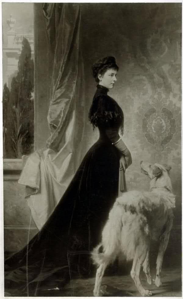 futuretzarofrus's tweet photo. Императрица Австрии Елизавета Баварская. 1890-е. https://t.co/MTTBkOM8LH