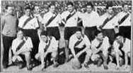 HugoSciutto's tweet photo. (1934-10-07) PRIMERA PLATENSE SAAVEDRA 4-3 arriba Malazzo, Bezos, Juarez, Bosio, Wergifker, Rodolfi, abajo Lamas, Perinetti, Laterza, Tello, Ferreira
#formacionesCARP
#camisetasCARP
#jugadoresCARP https://t.co/DPBgGd04r0