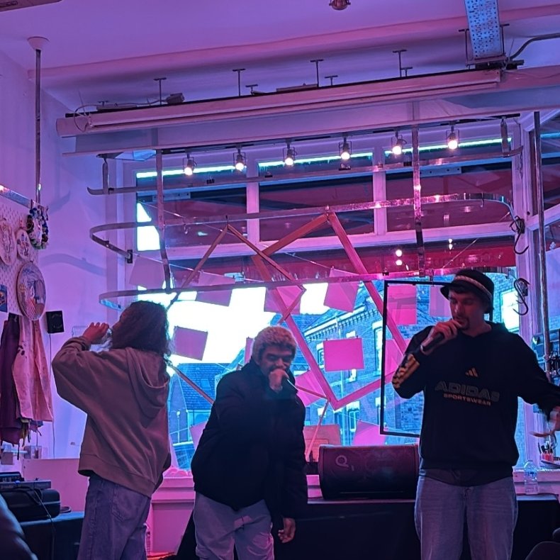 Cavemanm8's tweet photo. Last night we wrapped up the Fully Realised tour 

6 dates across 2 countries, no sponsors or outside funding, just dope people and independent live music 

💐 https://t.co/ErWR5ySoqO