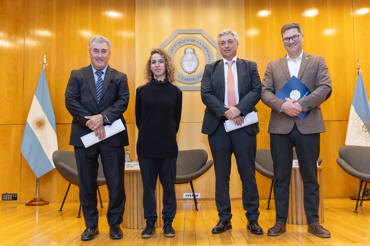 FORESJUSTICIA's tweet photo. FORES realizó la jornada “Mesa de diálogo sobre Traspaso de las Competencias de la Justicia Nacional”, reuniendo a funcionarios, magistrados, abogados y especialistas para debatir los desafíos del proceso de transferencia de competencias judiciales a la Ciudad.

Entre los principales anuncios se destacó el avance hacia una nueva transferencia de competencias penales y la convocatoria a concursos para nuevos juzgados laborales.

#FORES #Justicia #CABA