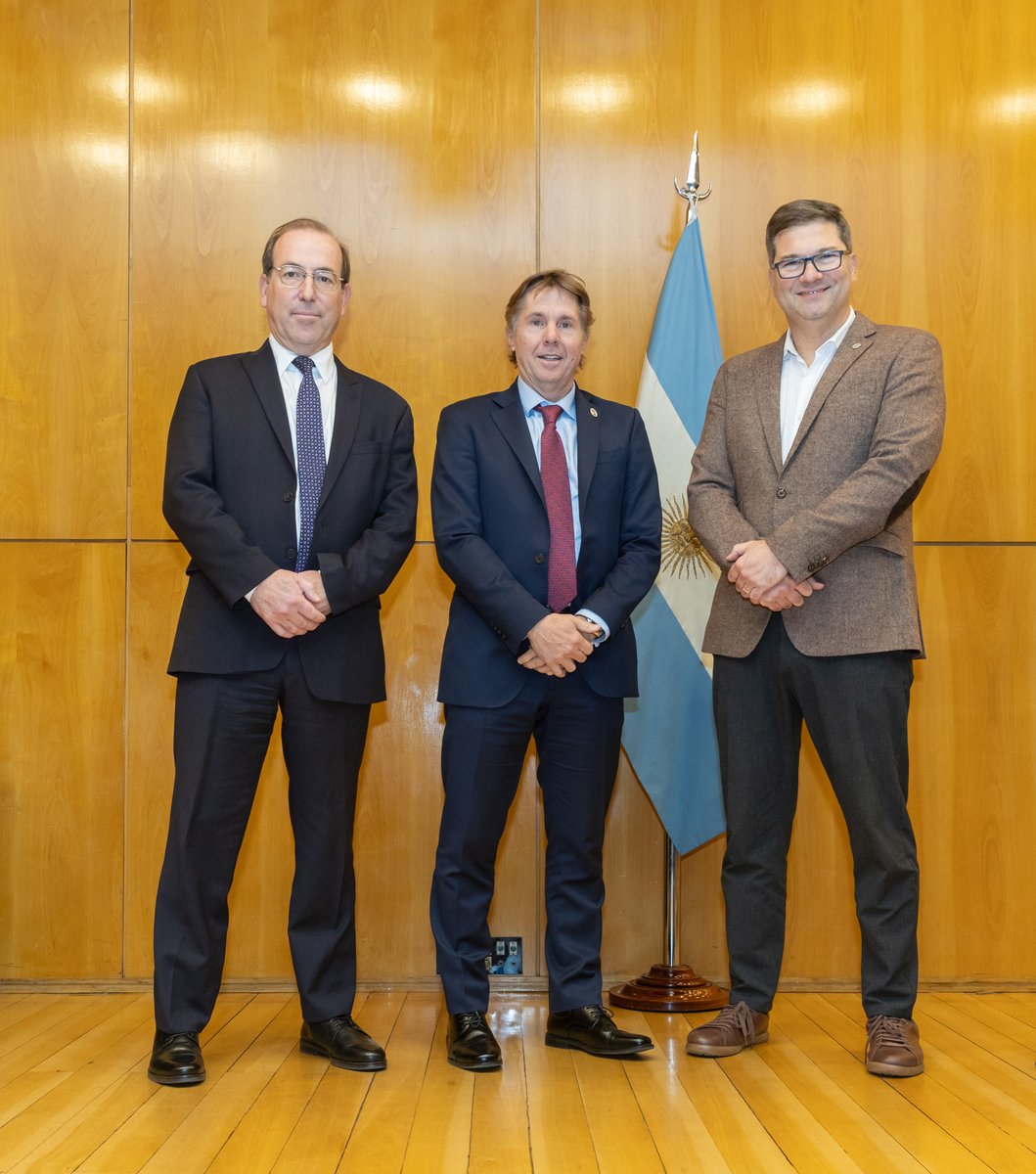 FORESJUSTICIA's tweet photo. FORES realizó la jornada “Mesa de diálogo sobre Traspaso de las Competencias de la Justicia Nacional”, reuniendo a funcionarios, magistrados, abogados y especialistas para debatir los desafíos del proceso de transferencia de competencias judiciales a la Ciudad.

Entre los principales anuncios se destacó el avance hacia una nueva transferencia de competencias penales y la convocatoria a concursos para nuevos juzgados laborales.

#FORES #Justicia #CABA