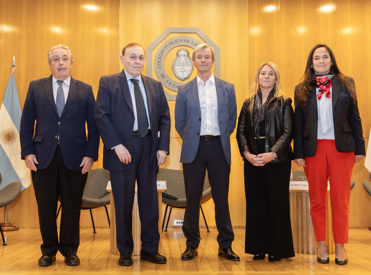 FORESJUSTICIA's tweet photo. FORES realizó la jornada “Mesa de diálogo sobre Traspaso de las Competencias de la Justicia Nacional”, reuniendo a funcionarios, magistrados, abogados y especialistas para debatir los desafíos del proceso de transferencia de competencias judiciales a la Ciudad.

Entre los principales anuncios se destacó el avance hacia una nueva transferencia de competencias penales y la convocatoria a concursos para nuevos juzgados laborales.

#FORES #Justicia #CABA