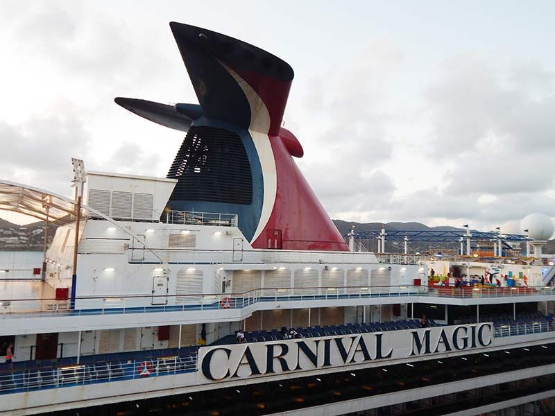 CruiseIndustry's tweet photo. Two Carnival Ships Undergoing Drydock in Grand Bahama https://t.co/KajAcJ3Ad4 https://t.co/2PRt5mrvlv