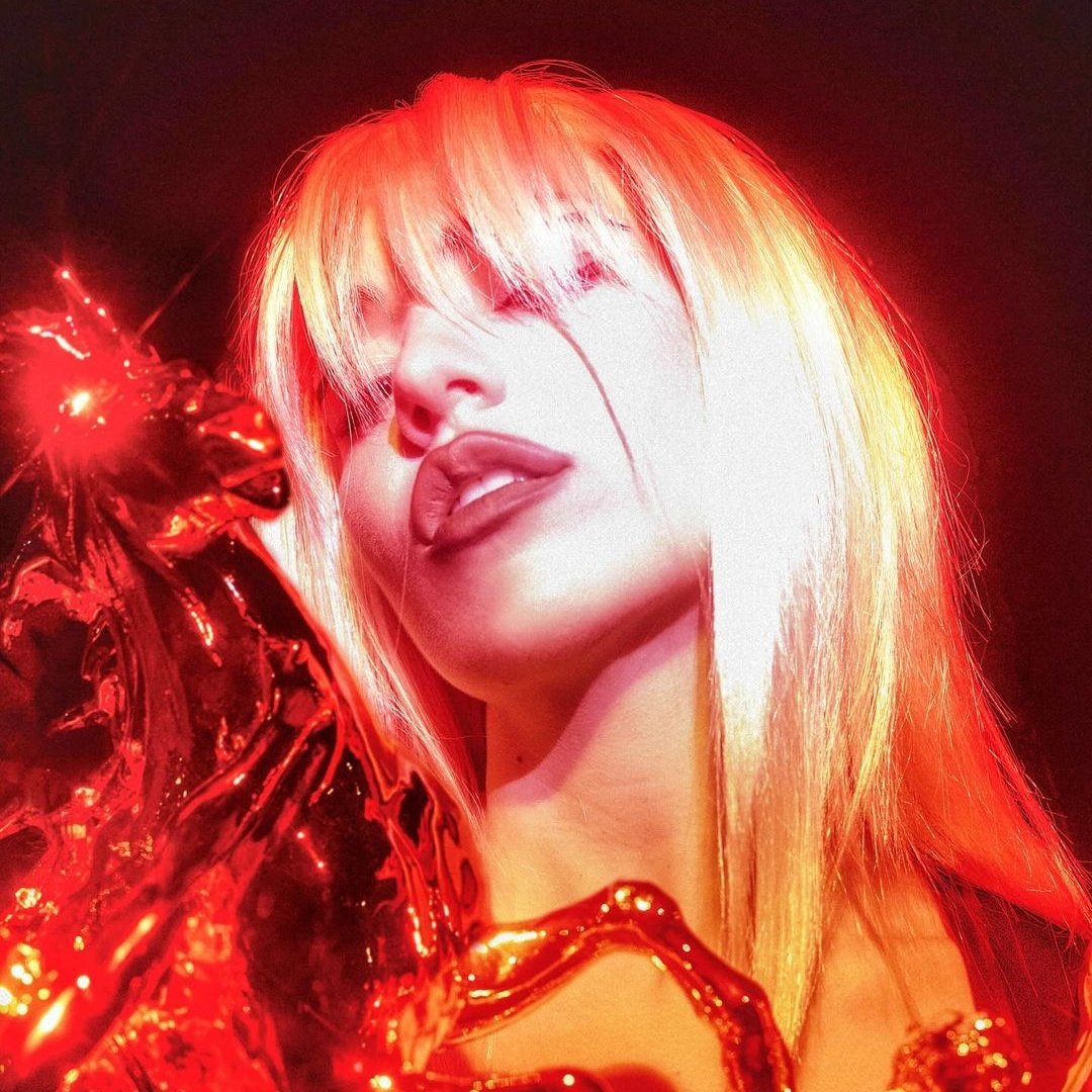 Info Ava Max tweet media