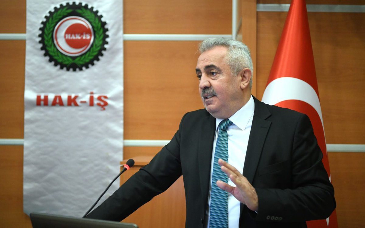 hizmetissendika's tweet photo. ÖZDEMİR: “EV İŞÇİLERİ İÇİN YASAL DÜZENLEME BİR AN ÖNCE YAPILMALIDIR”

Konfederasyonumuz HAK-İŞ ve Pamukkale Üniversitesi iş birliğiyle, 15 Mayıs 2026 tarihinde “Ev Hizmetlerinde Çalışanların Çalışma Yaşamındaki Konumu: Örgütlenme, Sosyal Güvenlik ve İş Sağlığı Güvenliği Paneli” düzenlendi.

Ayrıntılar 👇

https://t.co/lkzBNh6JXP
