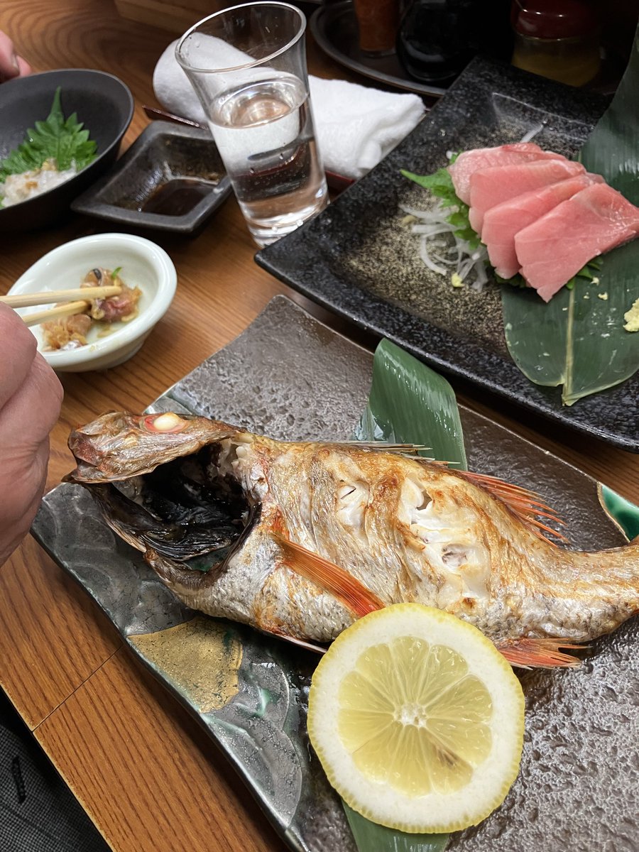 はな tweet media