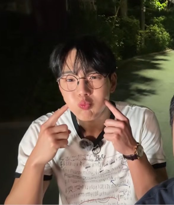 히포히포 tweet media