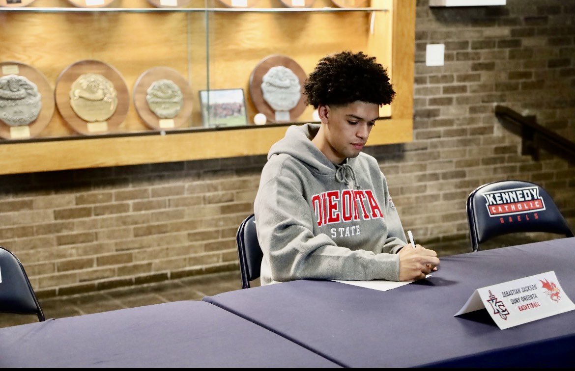 KennedyHoops_'s tweet photo. Final Signing Day of the 2025-2026 school year!
Congratulations to Senior Sebastian Jackson who signed with SUNY Oneonta Basketball program to continue his academic and athletic career within college!

@sebastianj18081 
@CHSAA_NYC https://t.co/i1tAh5bmaW