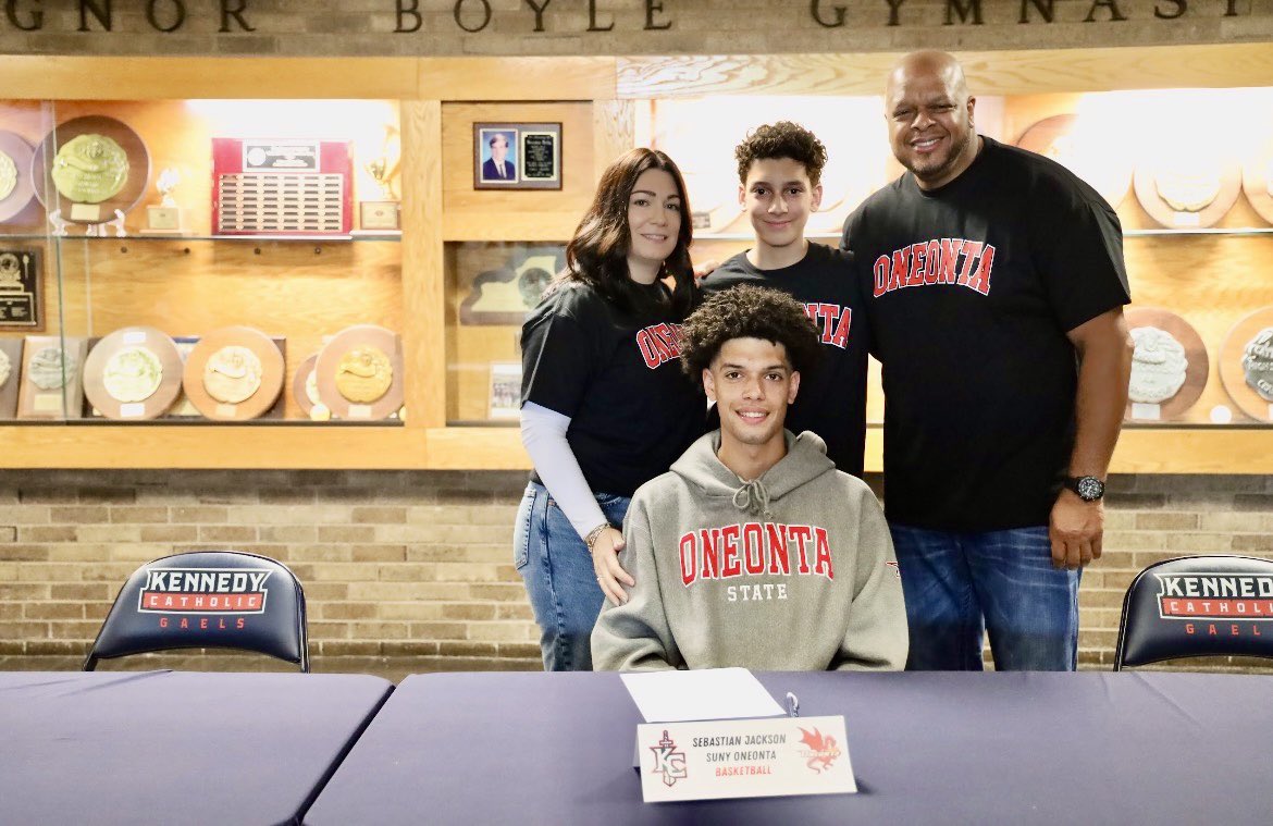 KennedyHoops_'s tweet photo. Final Signing Day of the 2025-2026 school year!
Congratulations to Senior Sebastian Jackson who signed with SUNY Oneonta Basketball program to continue his academic and athletic career within college!

@sebastianj18081 
@CHSAA_NYC https://t.co/i1tAh5bmaW