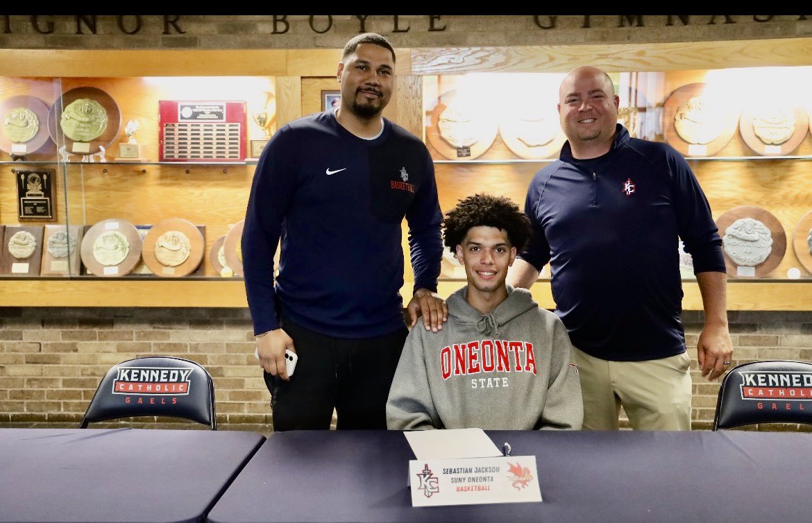 KennedyHoops_'s tweet photo. Final Signing Day of the 2025-2026 school year!
Congratulations to Senior Sebastian Jackson who signed with SUNY Oneonta Basketball program to continue his academic and athletic career within college!

@sebastianj18081 
@CHSAA_NYC https://t.co/i1tAh5bmaW