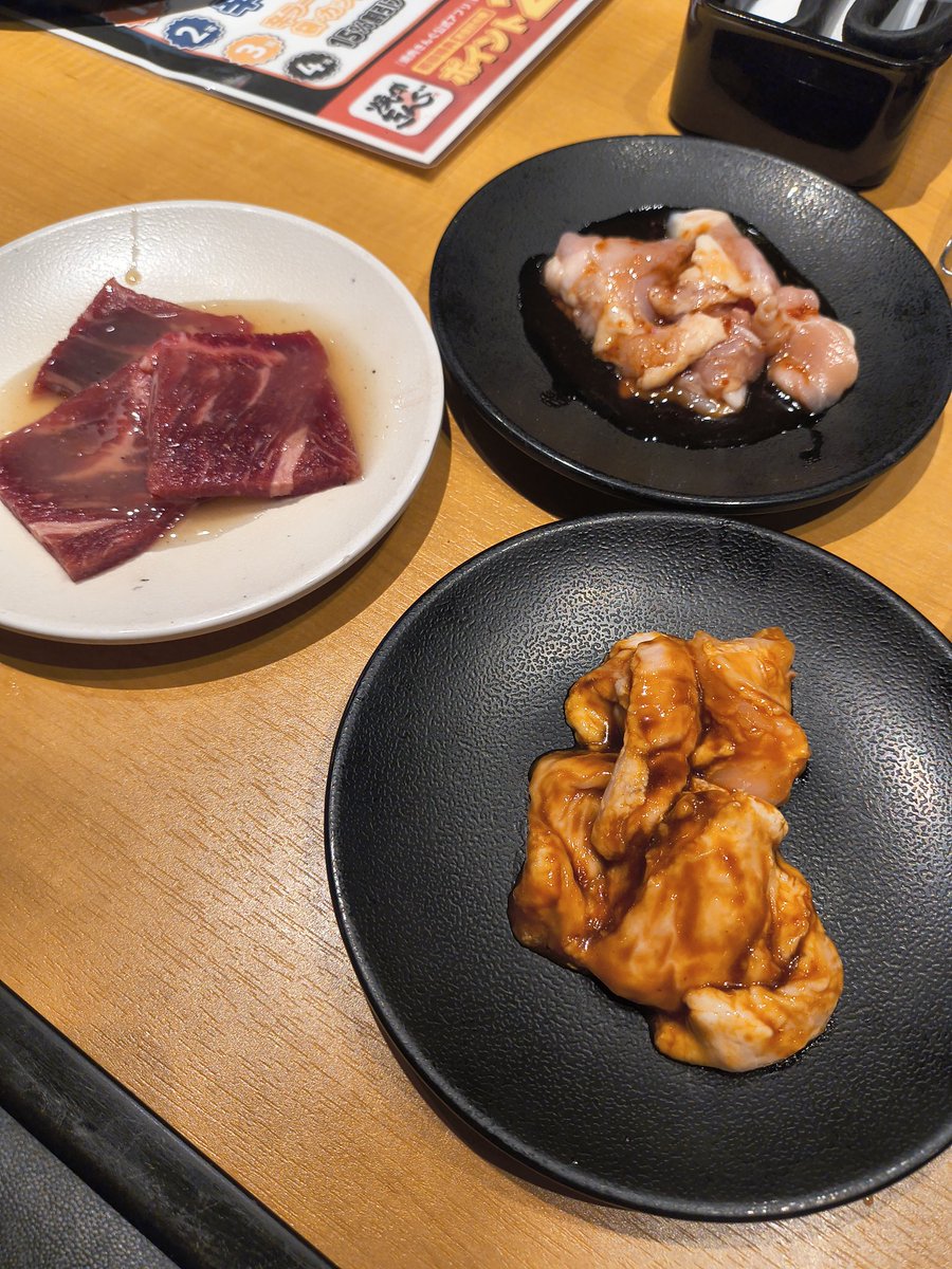 トモ tweet media