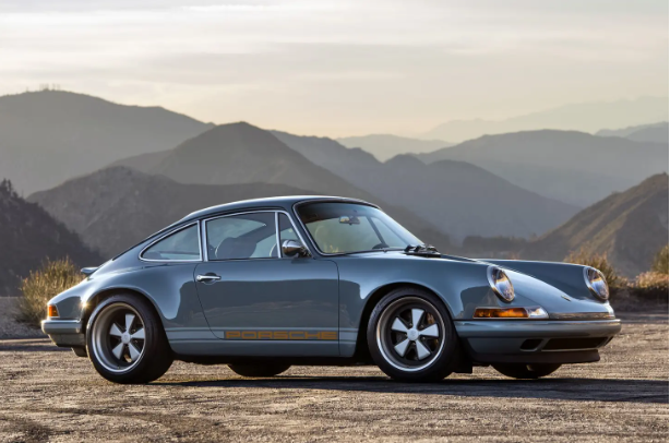 mycarheaven's tweet photo. The Porsche 911’s reputation as a ‘blank canvas’ makes it popular among tuners and custom car builders. Its modular design and immense popularity have created a global community of enthusiasts who continuously innovate and personalise their 911s.

#carblog #carblogger #porsche911 https://t.co/nDWhzL4gC5