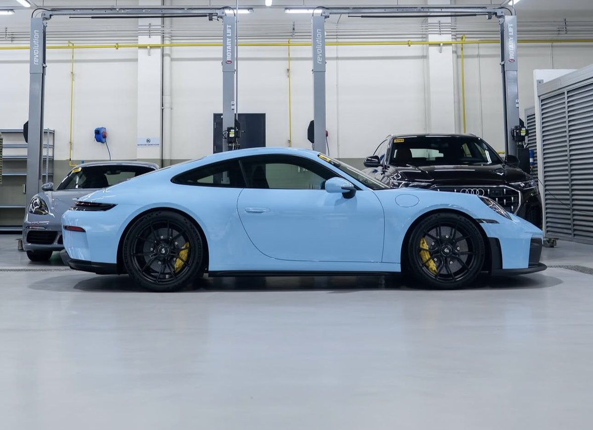 Porsche Club tweet media