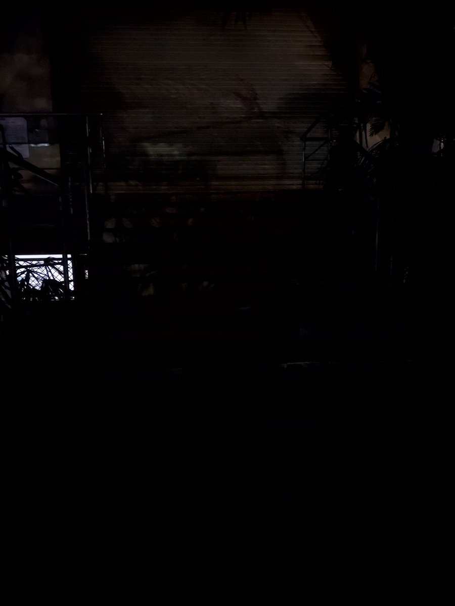 AMKHADILKAR's tweet photo. No lighting at SBI Dhayari Branch ATM (Code 17878), Pune. The approach area remains completely dark at night, causing huge difficulty for customers, while withdrawing cash. Also a serious security risk.  Kindly install permanent lighting immediately. @TheOfficialSBI https://t.co/wGJTkwbYNd