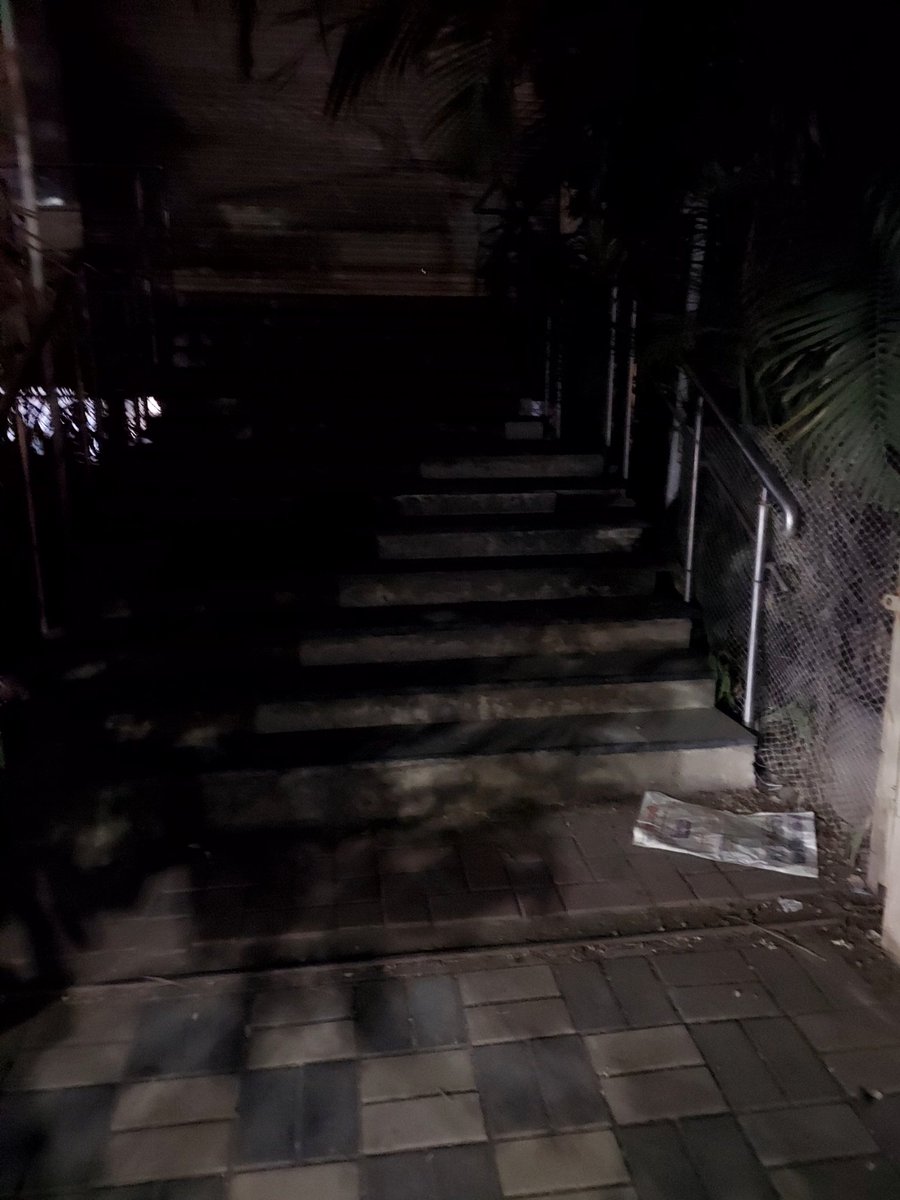 AMKHADILKAR's tweet photo. No lighting at SBI Dhayari Branch ATM (Code 17878), Pune. The approach area remains completely dark at night, causing huge difficulty for customers, while withdrawing cash. Also a serious security risk.  Kindly install permanent lighting immediately. @TheOfficialSBI https://t.co/wGJTkwbYNd
