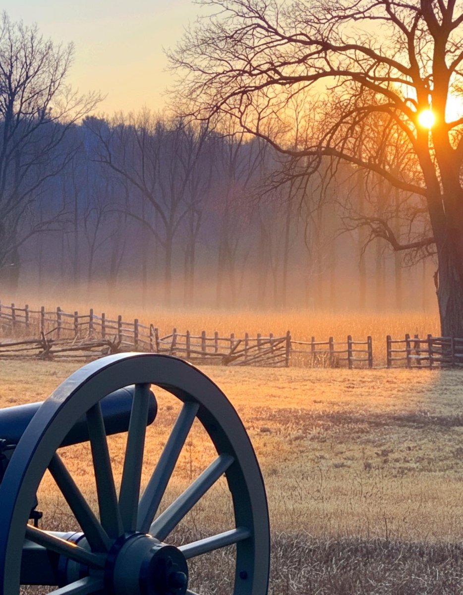 GettysburgWire's tweet photo. Foto Friday, this gem was posted by Kathy Lynn, taken across from the Pennsylvania Monument.

#gettysburg https://t.co/Xf8WIsc5vz