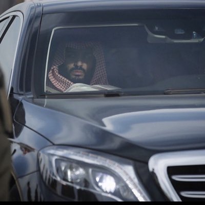 انا tweet media