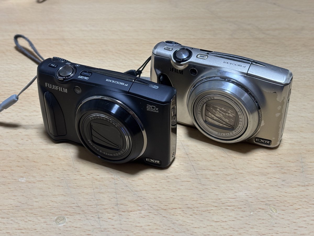 SteelMaskCH's tweet photo. またカメラ生えた(白目)
FinePix F900EXRです
2号機です
ガワの状態良すぎて笑ってる https://t.co/c38HpqrhVB