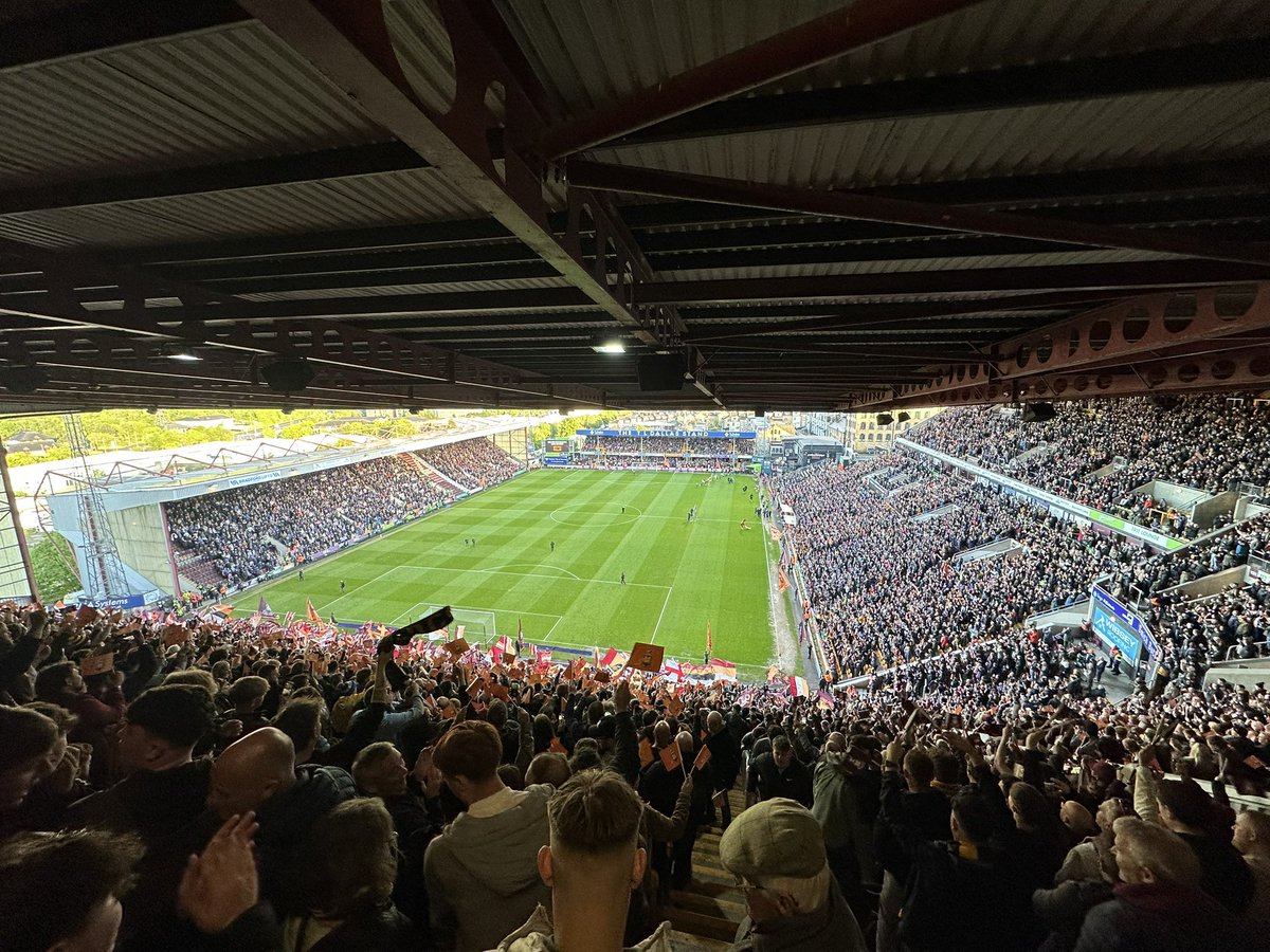 cjpoot's tweet photo. Stood at the back of the Kop last nite and felt like a Premier league game. Well done everyone 👏 #bcafc https://t.co/0pYXcUKIsE